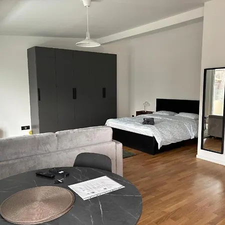 Floor, 2 Minutes From Train Station 62 Apartamento *